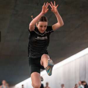 Sophia Mathis springt Schweizer U14-Hallenrekord