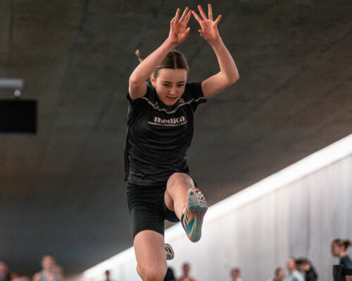 Sophia Mathis springt Schweizer U14-Hallenrekord