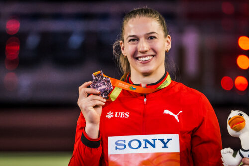 Angelica Moser strahlt erneut mit Hallen-WM-Bronze