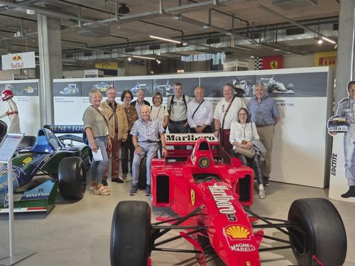 Formel-1-Museum: Senioren auf herbstlicher Entdeckungsreise